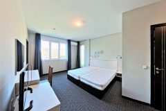 Apartment-406-408-16