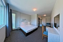  Apartment-406-408-17